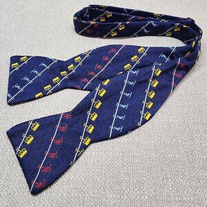 BEAU TIES Ski Lift Patterned Navy Blue Men's Silk Bow Tie